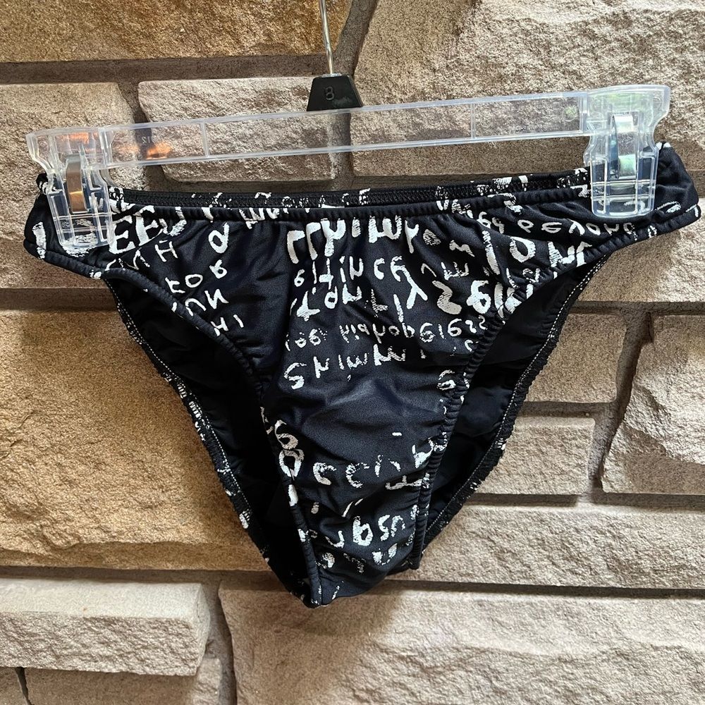 Vintage VENUS Swimwear Bikini Black White Scroll Print Y2K 34b top Medium Bottom - Picture 4 of 12